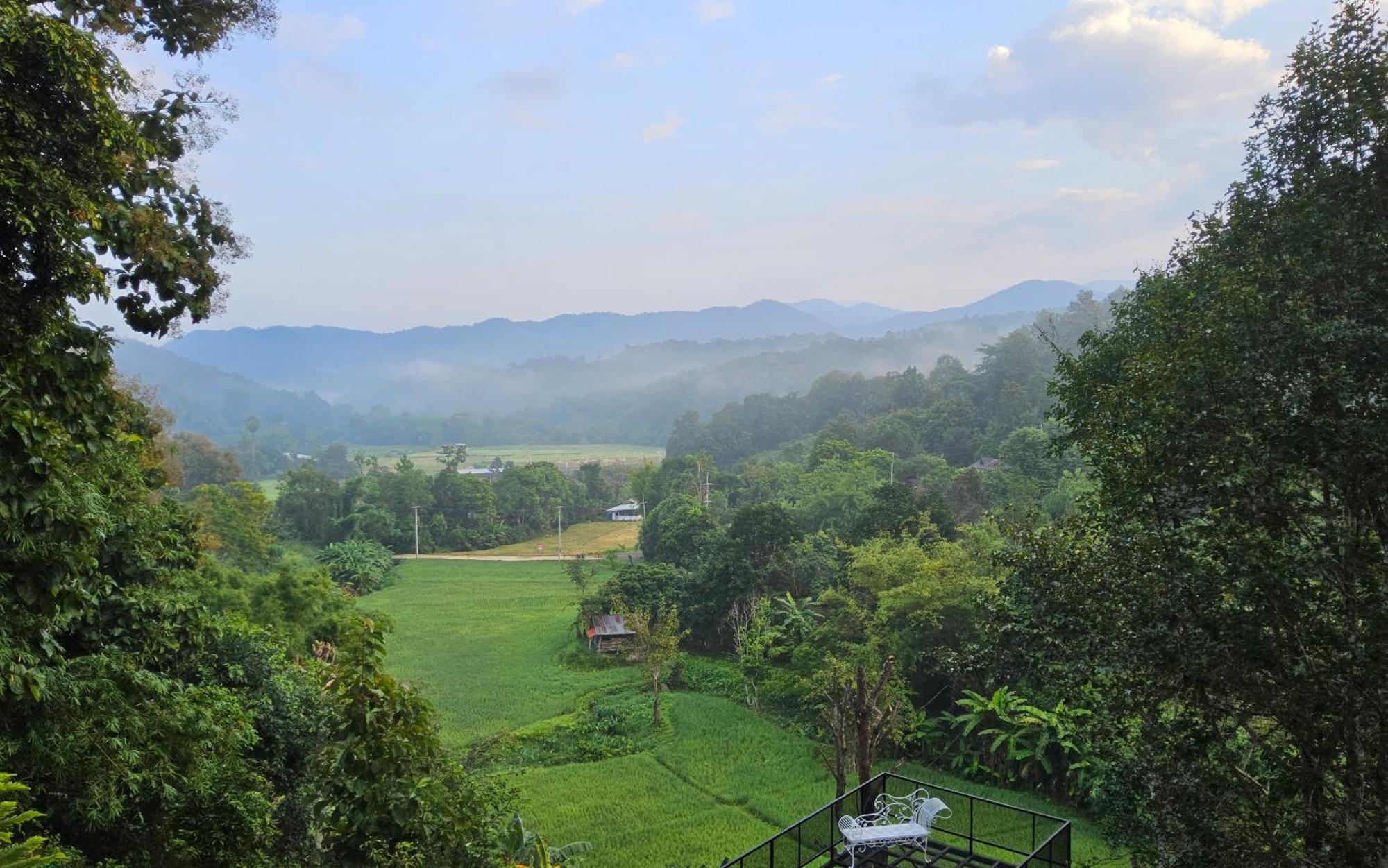Balmy Hideout Cafe & Homestay Ban Huai Kaeo Exterior photo